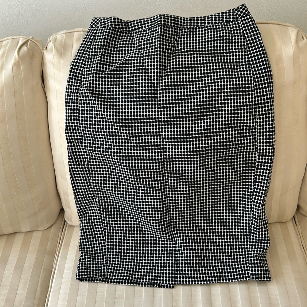 Medina pencil skirt